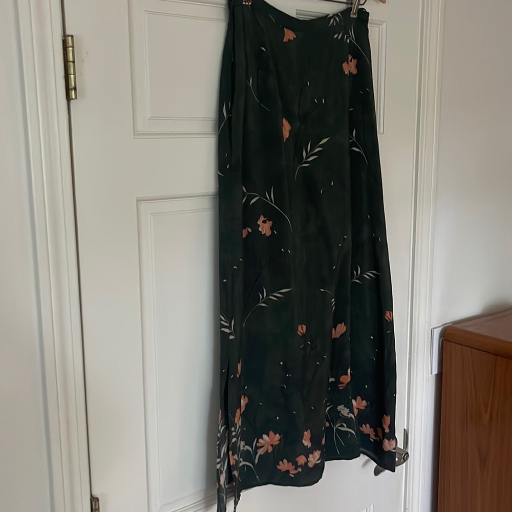 Vintage dark green floral skirt